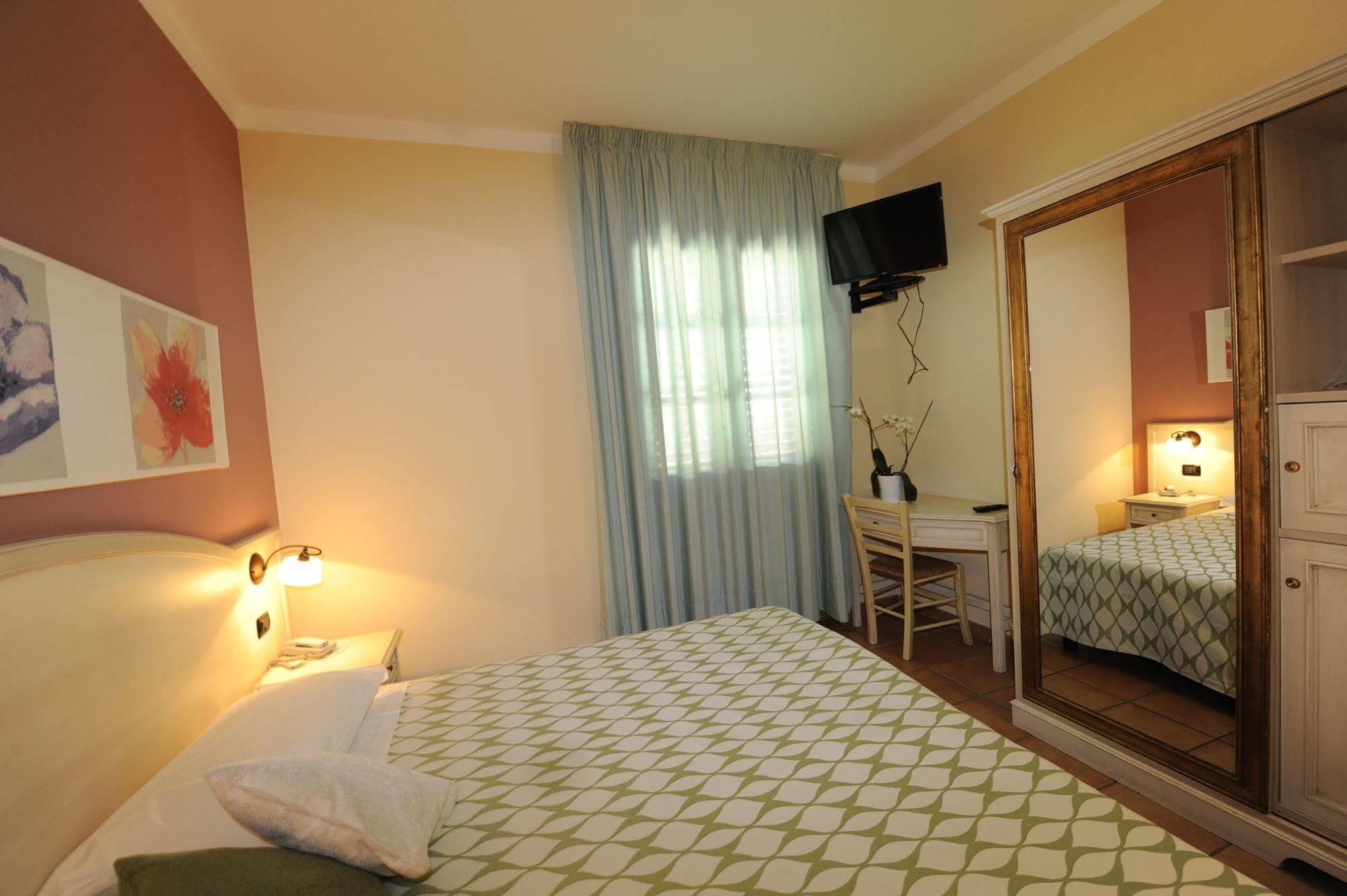 Hotel Sextum Bientina Exterior photo