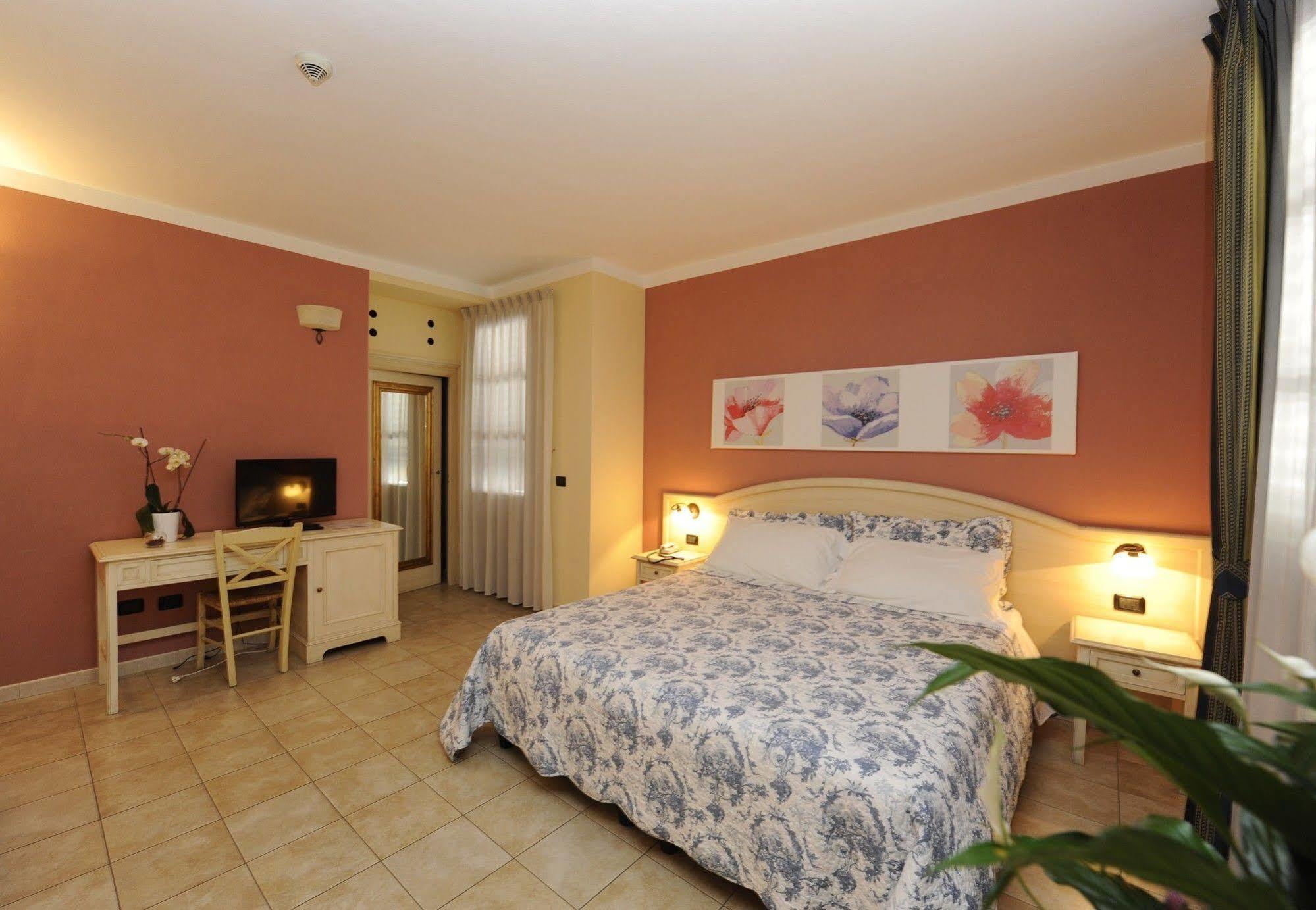 Hotel Sextum Bientina Exterior photo