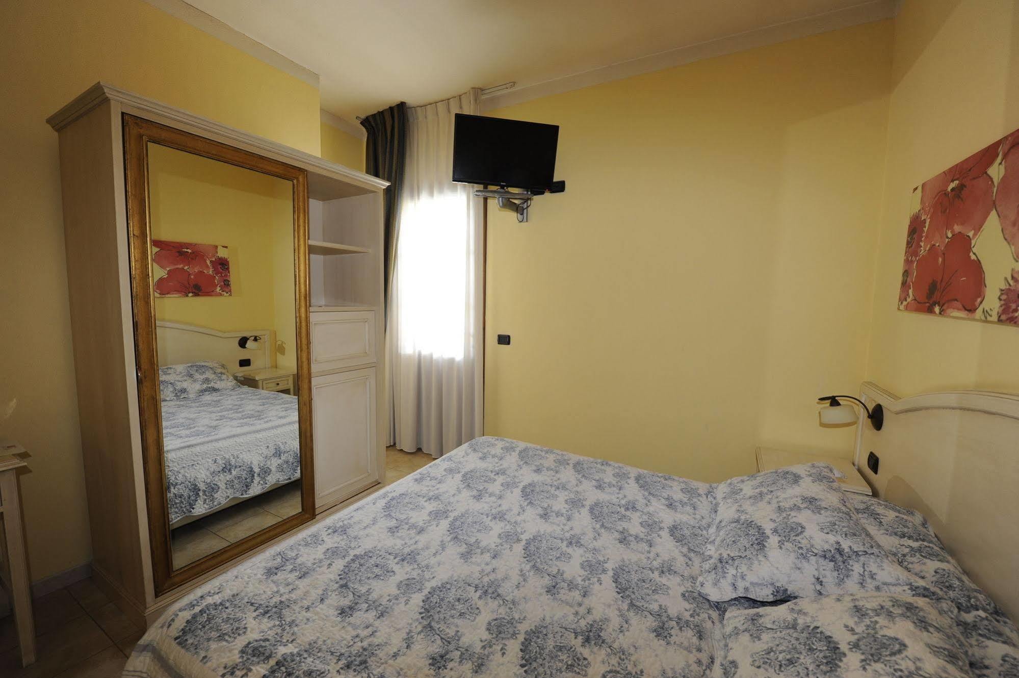 Hotel Sextum Bientina Exterior photo