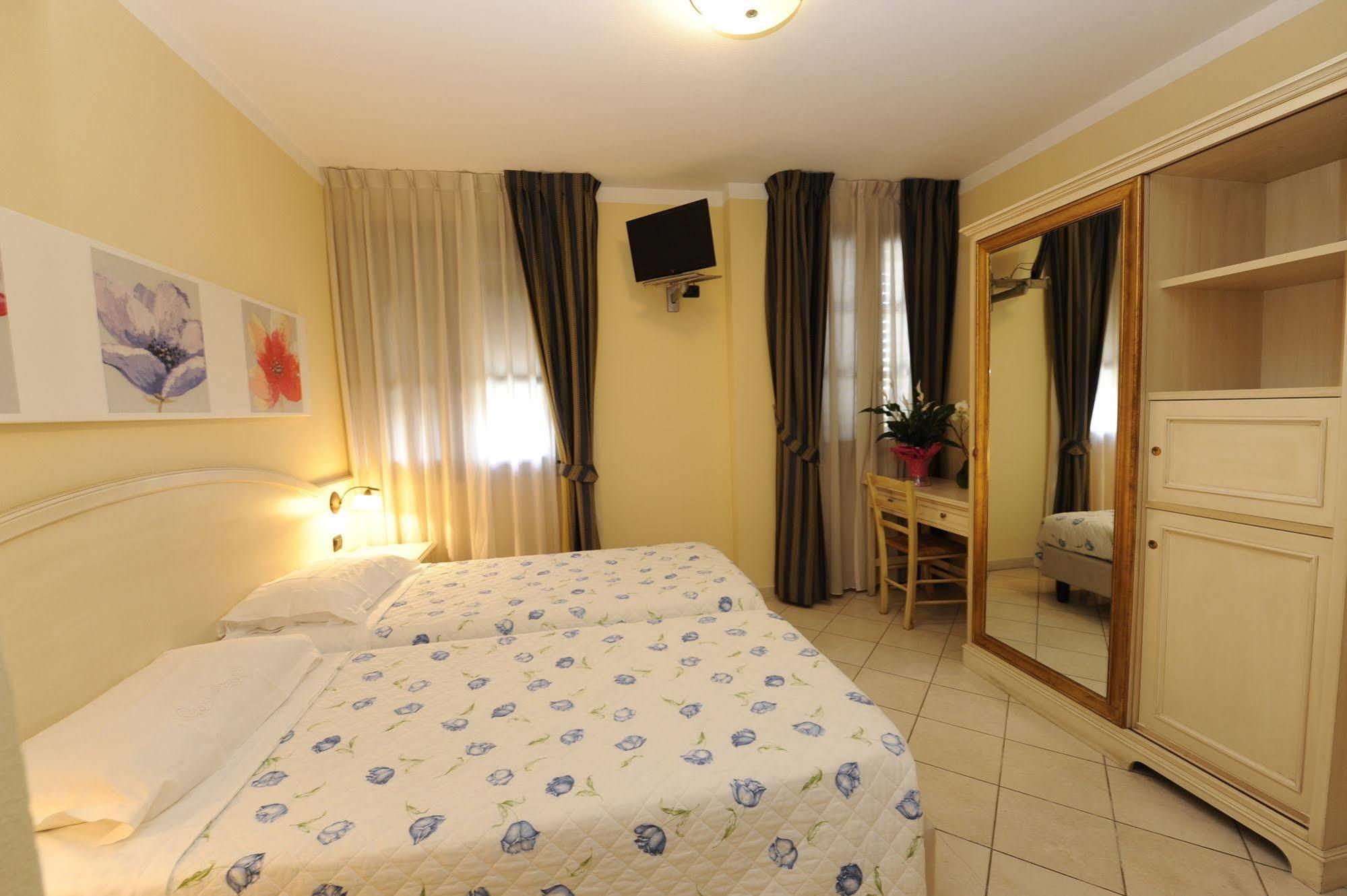 Hotel Sextum Bientina Exterior photo